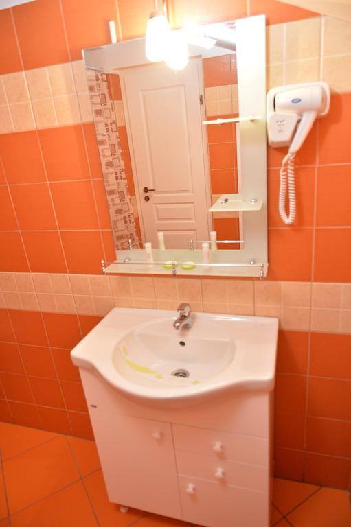 Pensiunea Ayana Petroşani Quarto foto